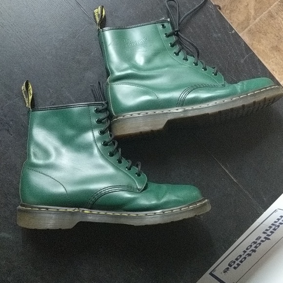 Dr. Martens Shoes Dr Martens Green Boots 1 Mens 146 8 Eye Rare